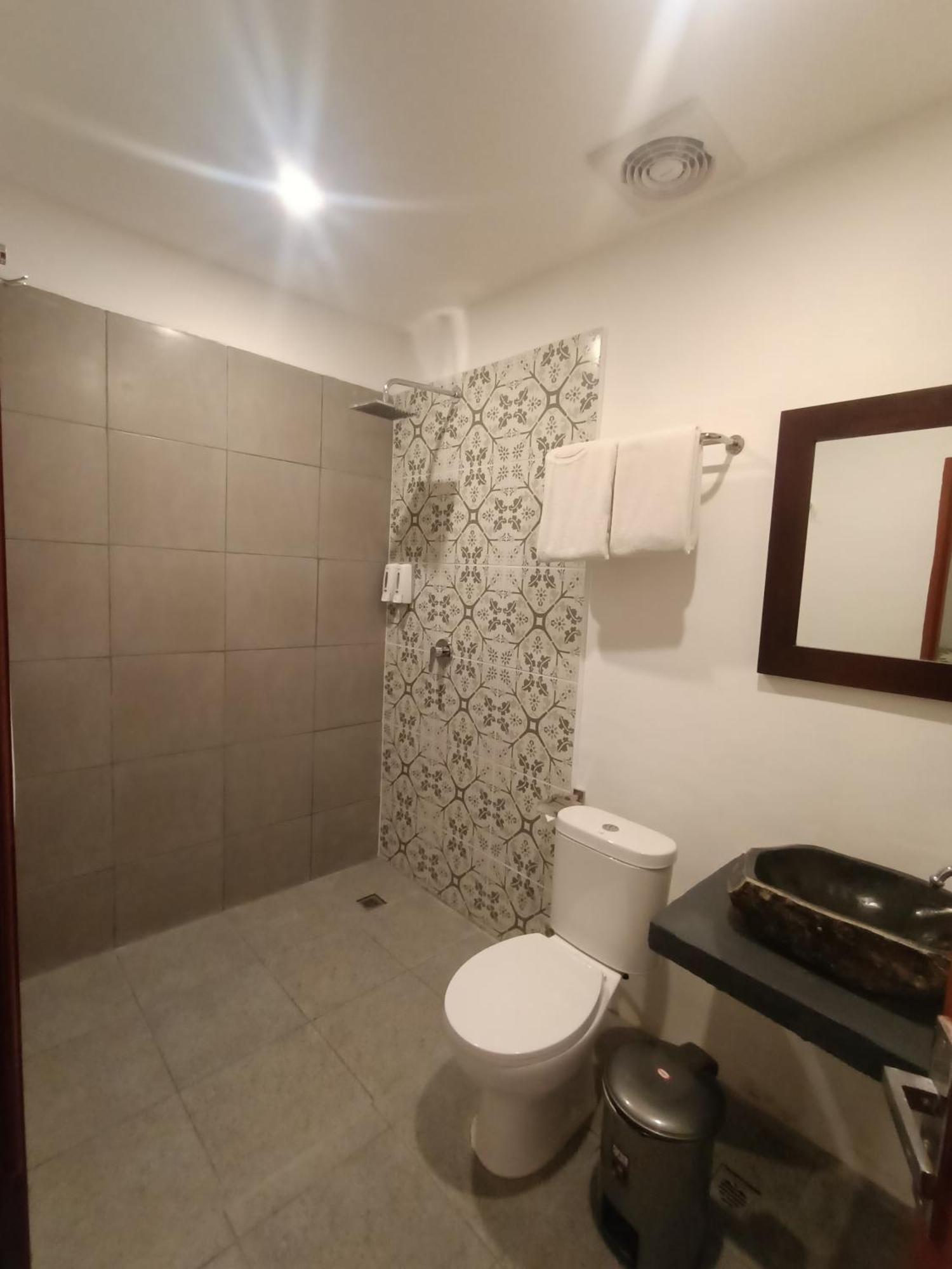 Attara Inn スンギギ エクステリア 写真